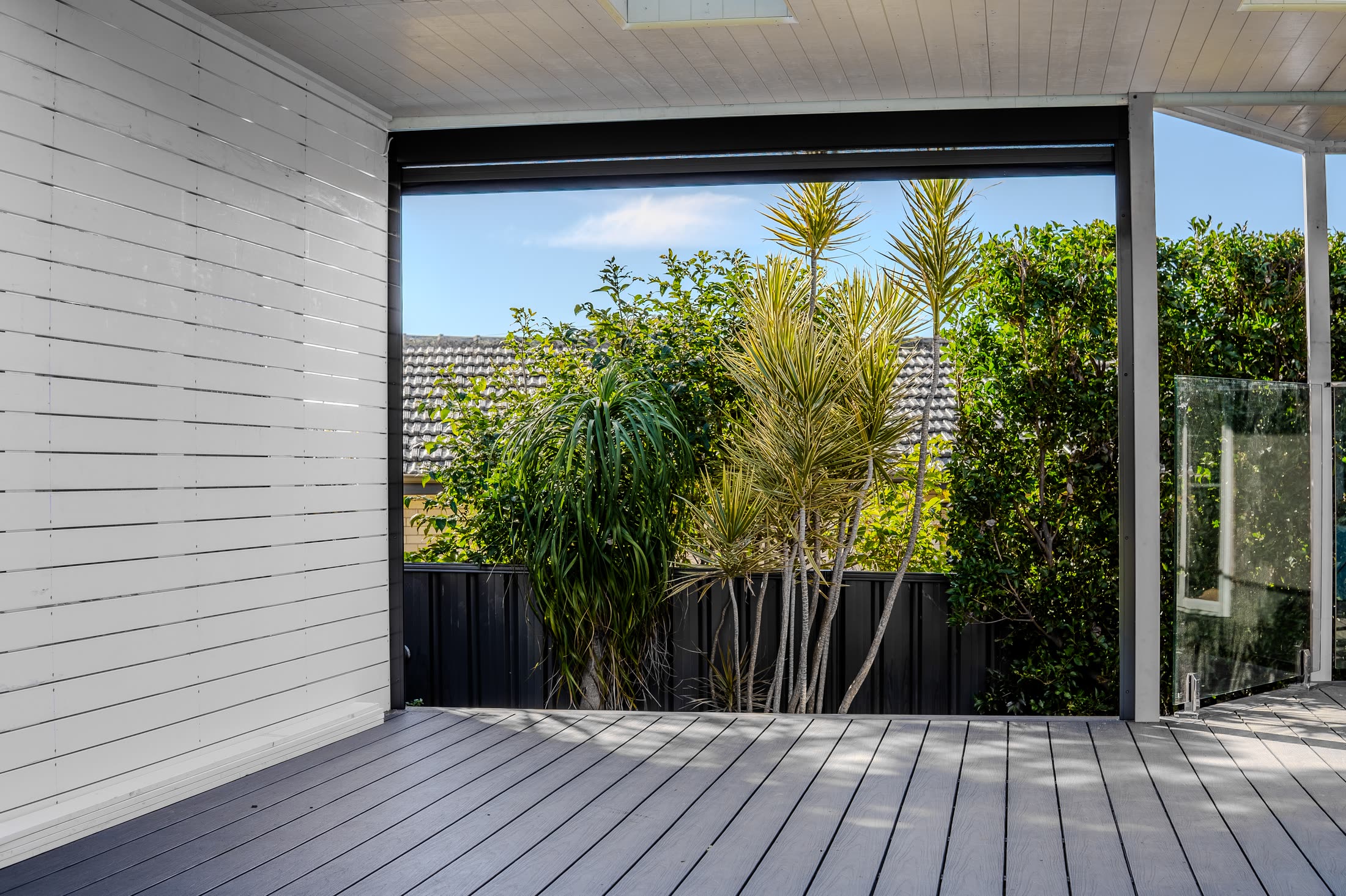 Zipscreen blinds on an alfresco area